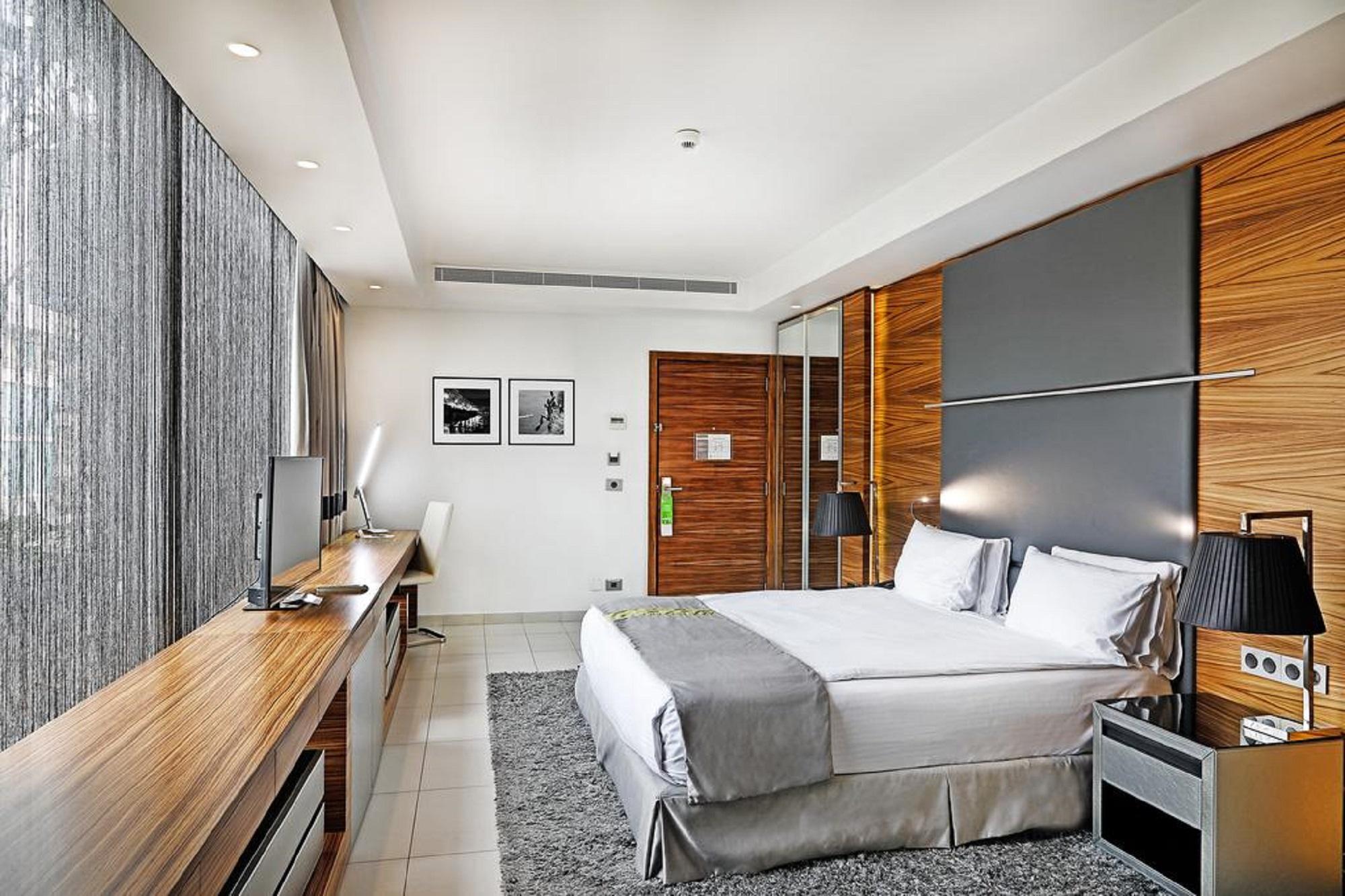 Warwick Stone 55 Hotel Beirut Exterior foto