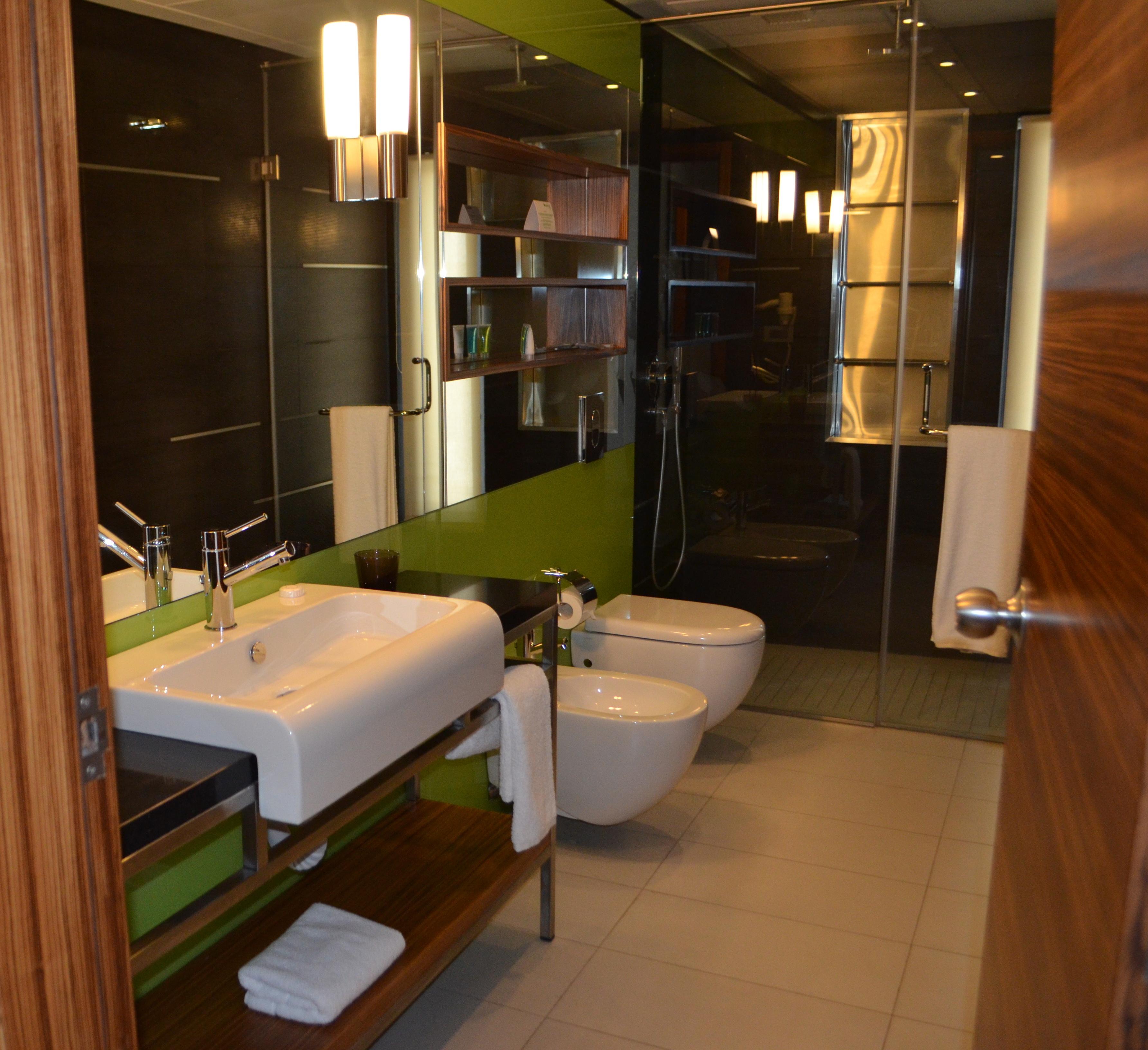 Warwick Stone 55 Hotel Beirut Exterior foto