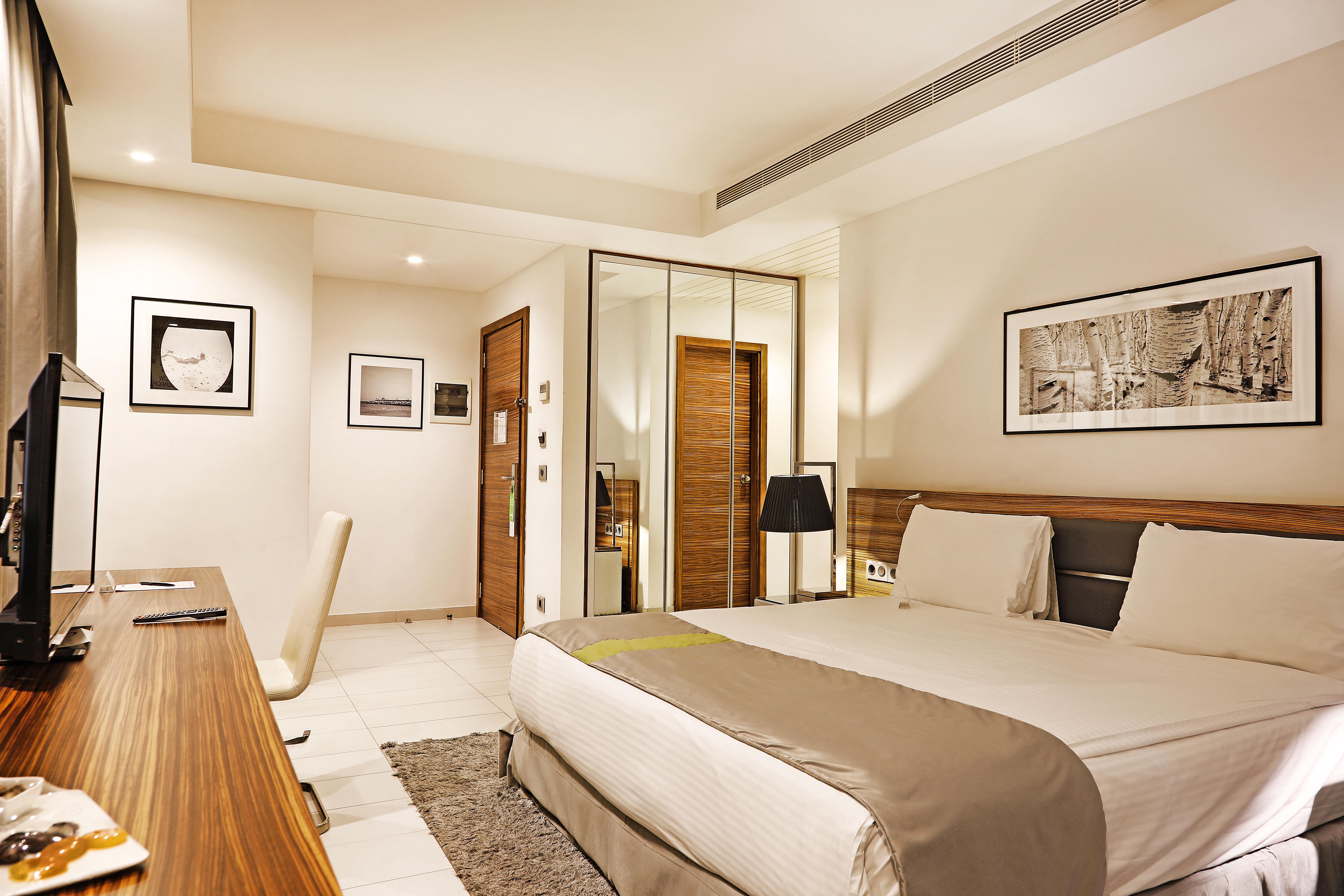 Warwick Stone 55 Hotel Beirut Exterior foto