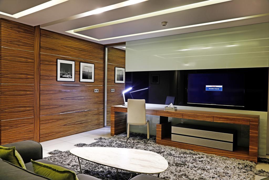 Warwick Stone 55 Hotel Beirut Exterior foto